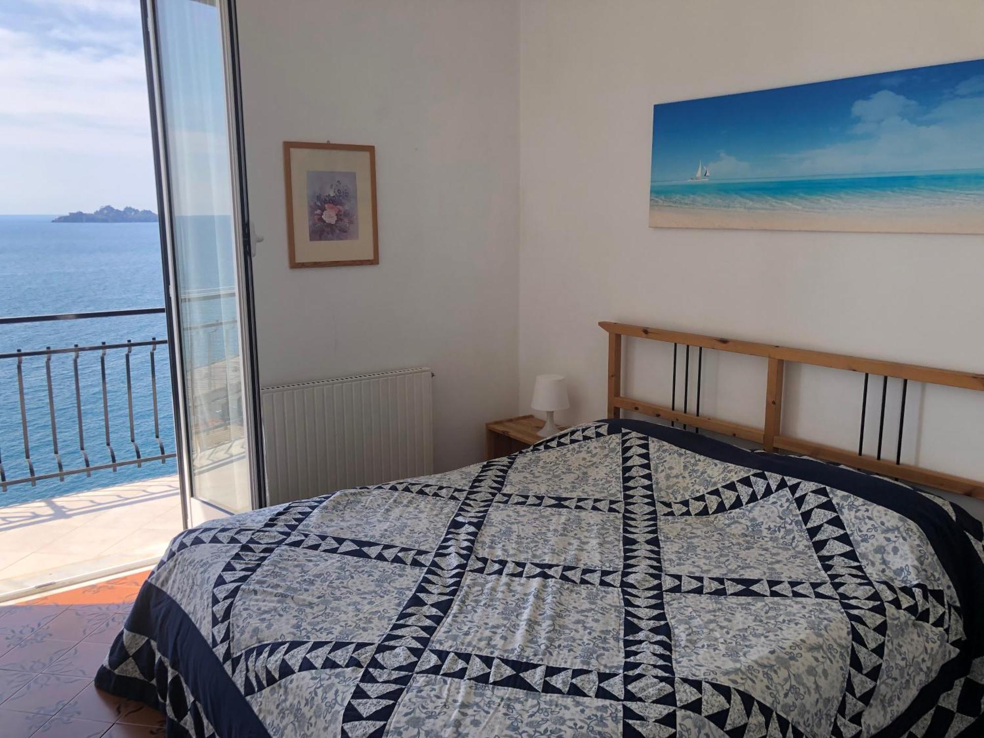 Davanti Al Mare E A Portofino - In Front Of The Sea And Portofino Apartment โซอาลยี ภายนอก รูปภาพ